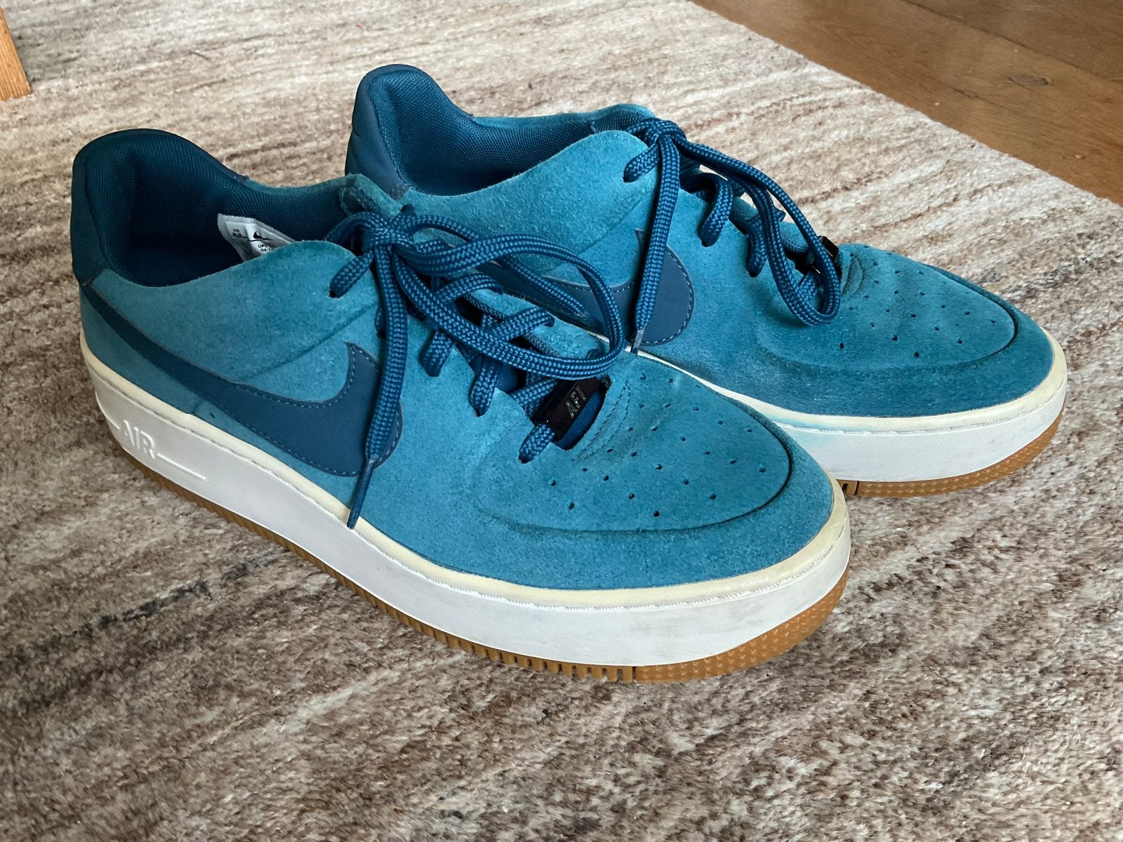 Nike Air Force 1 sneakers - Blauw/Groen - Maat 41, Kleding | Dames, Ophalen of Verzenden, Gedragen, Overige kleuren, Sneakers of Gympen