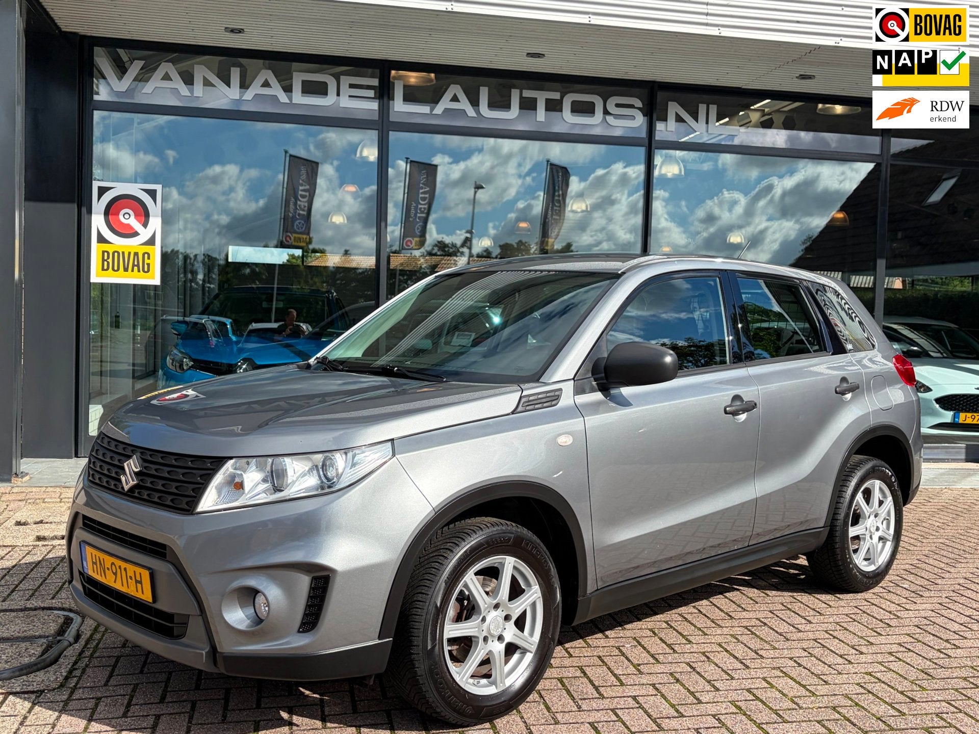 Suzuki Vitara 1.6 Comfort Airco LM-Velgen Bluetooth NL-Auto, Auto's, Voorwielaandrijving, Dealer onderhouden, Stof, Gebruikt