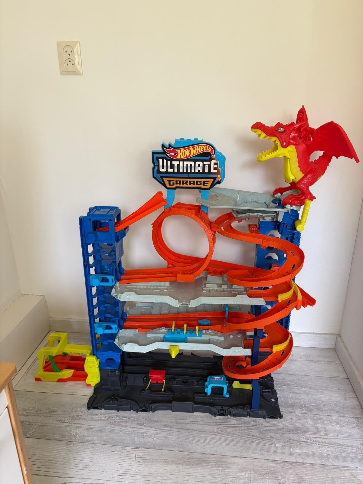 Hot Wheels Ultimate Garage met draak, Ophalen, Zo goed als nieuw