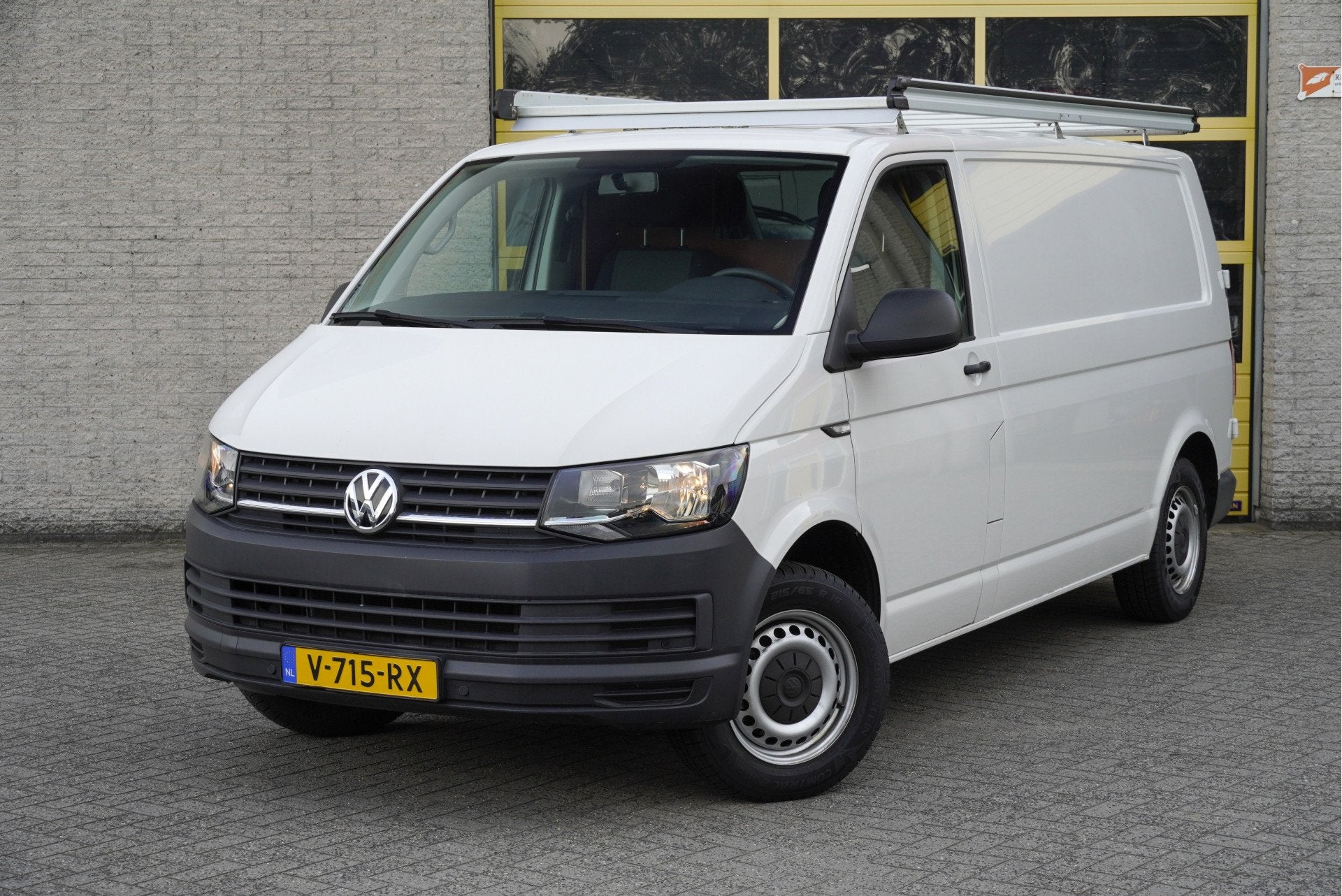 Volkswagen Transporter 2.0 TDI L2H1 Comfortline BJ2018 Pdc |, Voorwielaandrijving, Dealer onderhouden, Stof, Gebruikt