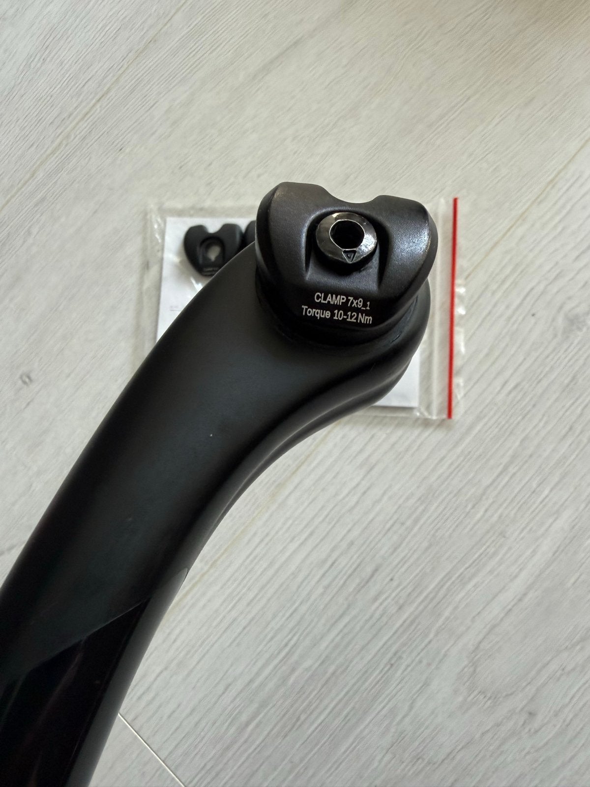 Black Inc zadelpen 27,2x350mm 25mm offset carbon, Overige typen, Ophalen of Verzenden, Zo goed als nieuw, Racefiets