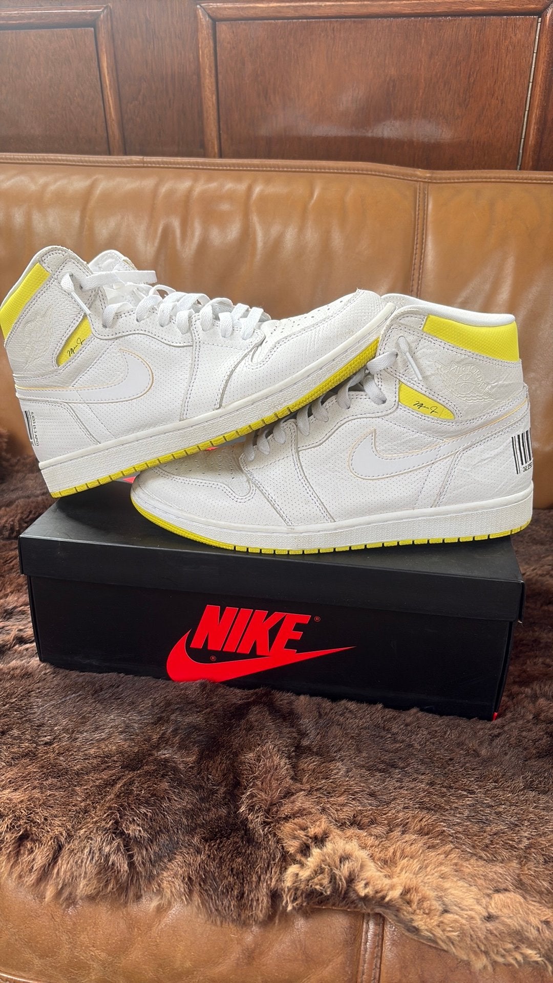 Jordan 1 flight - 44.5, Ophalen of Verzenden, Zo goed als nieuw, Schoenen
