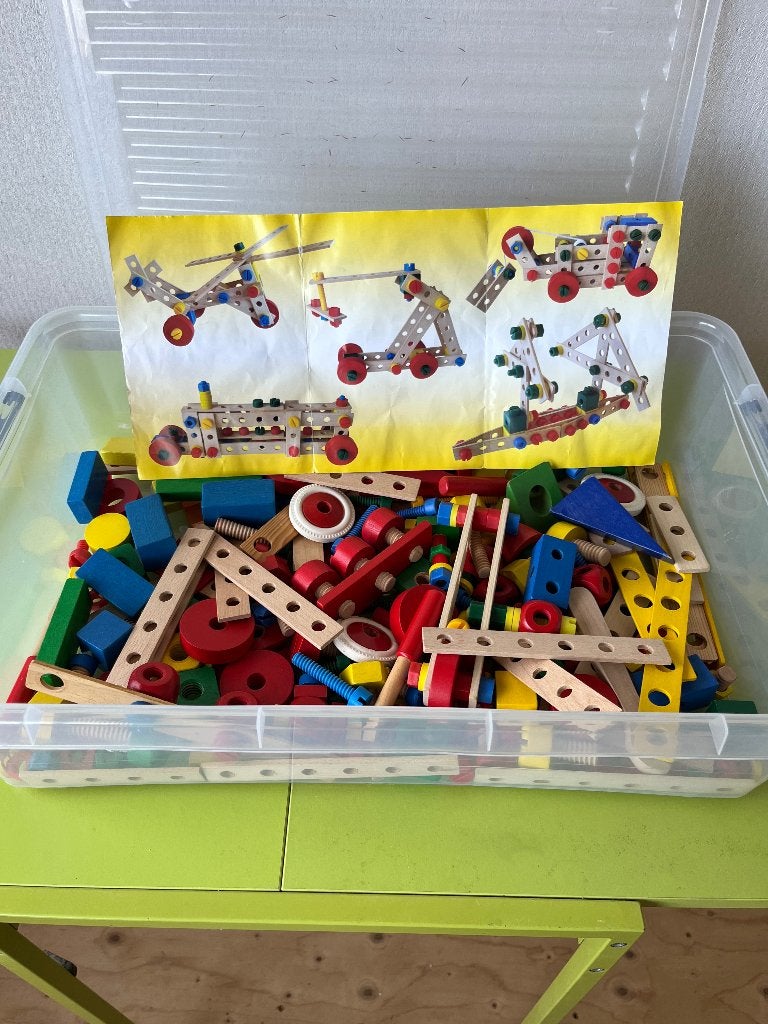 Houten constructiespeelgoed met voorbeelden, Ophalen of Verzenden, Gebruikt, Overige typen
