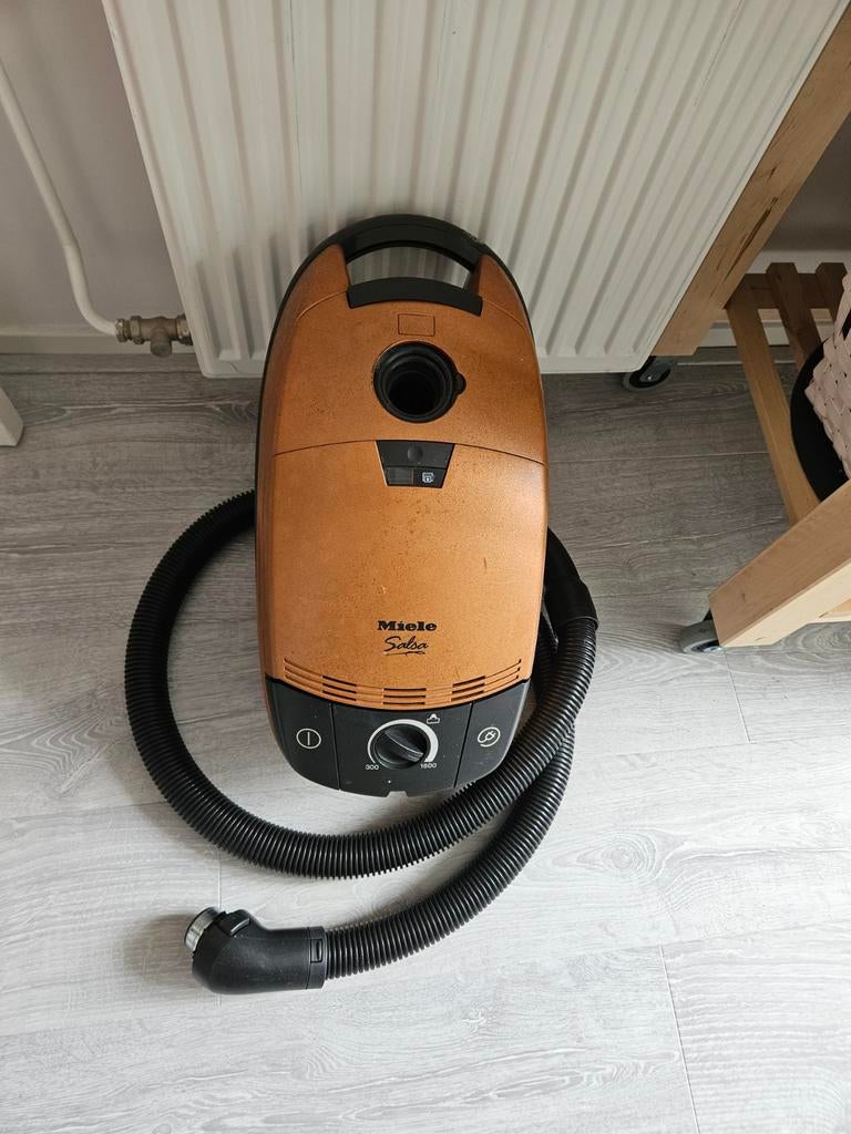Miele Salsa Stofzuiger - Krachtig en Betrouwbaar, Witgoed en Apparatuur, Stofzuigers, Ophalen of Verzenden, Gebruikt, Stofzak