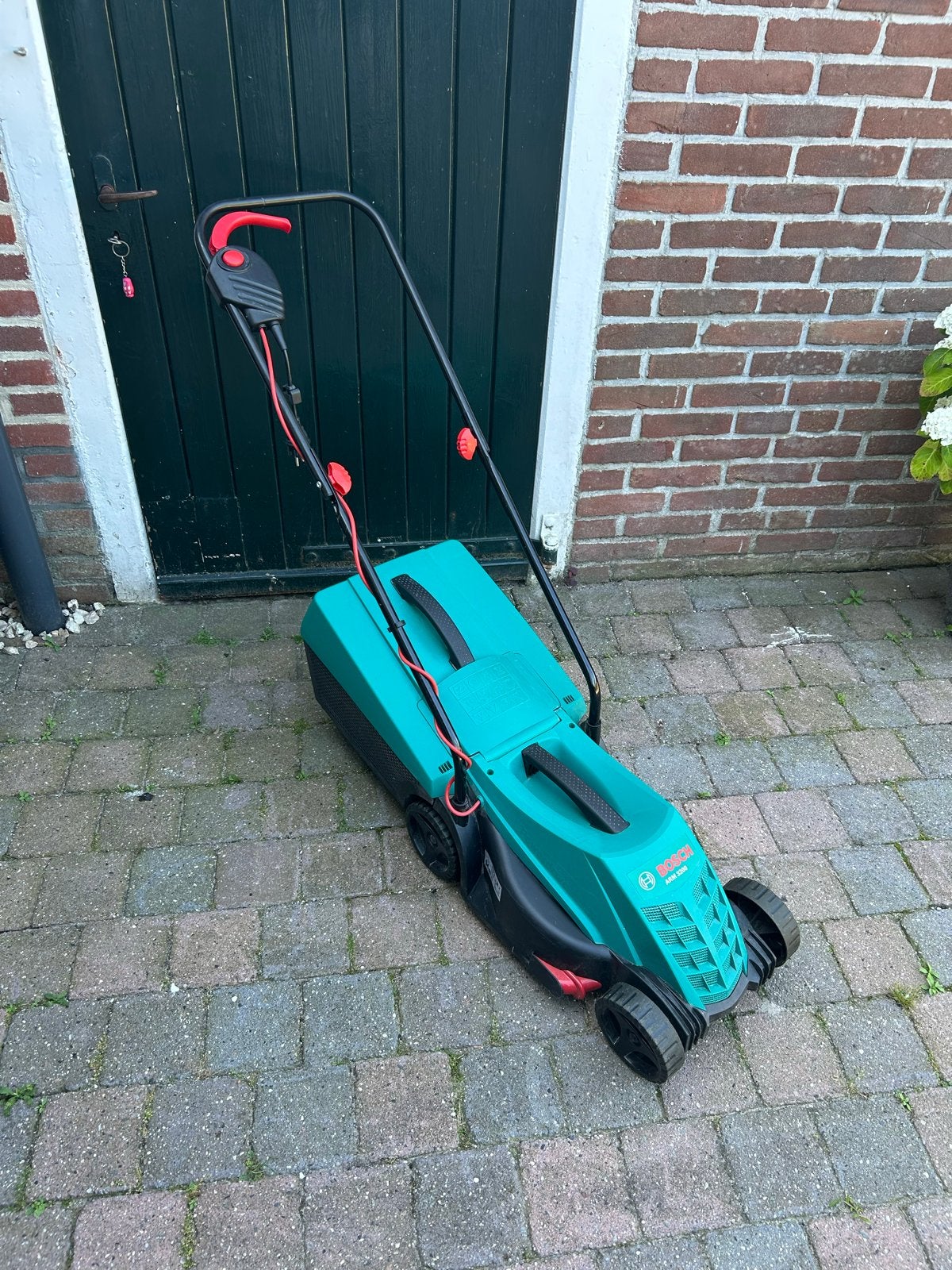 Bosch elektrische grasmaaier Rotak 320 - ARM 3200 32cm 1200W, Ophalen, Cirkelmaaier, Gebruikt, Elektrische grasmaaier