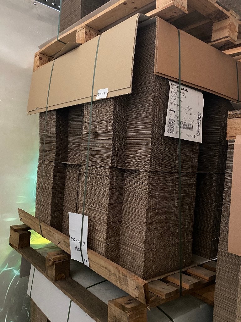 Pallet a 1400 stuks stans/ brievenbusdoosjes 292x222x21mm, Ophalen, Doos, Minder dan 50 cm, Minder dan 40 cm