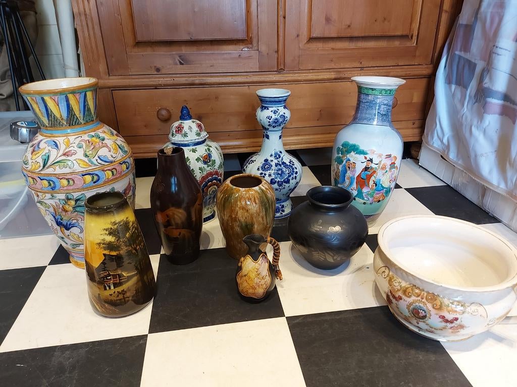 Diverse vazen delfts blauw gekleurd majolica, Ophalen