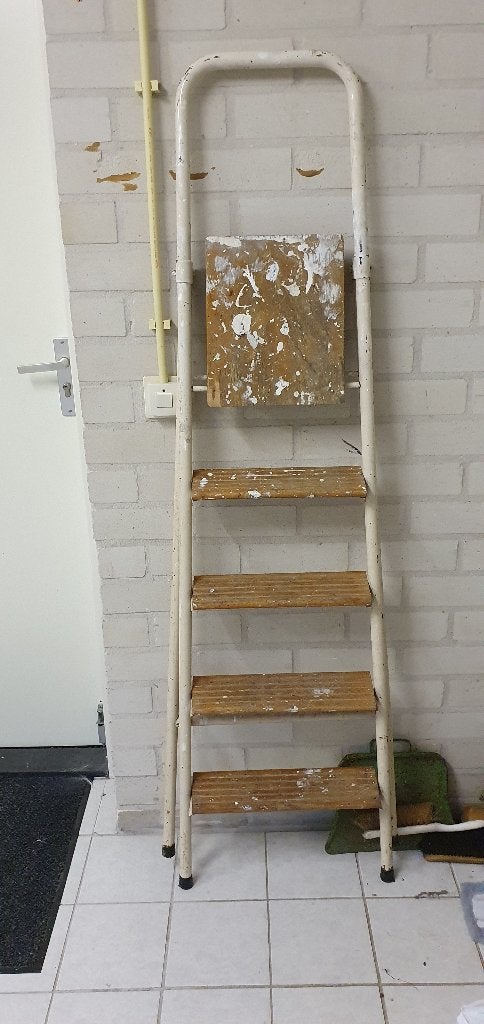 Huishoud trap 5 treden - Vintage, Doe-het-zelf en Verbouw, Ladders en Trappen, Ophalen, Gebruikt, Trap, Opvouwbaar of Inschuifbaar