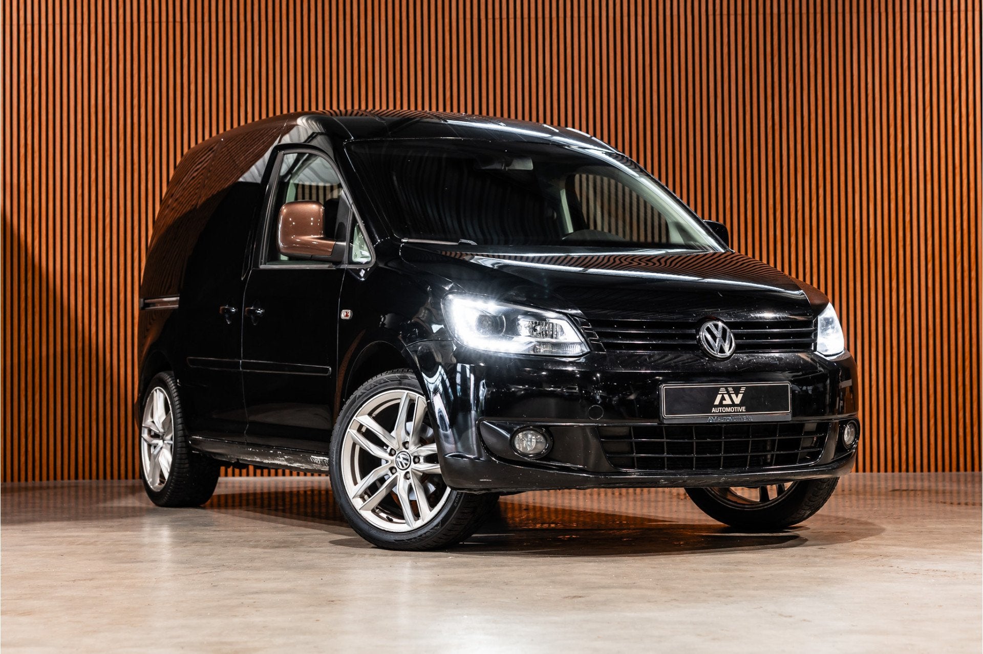 Volkswagen Caddy 1.6 TDI BMT | Bi-Xenon | Airco | Trekhaak |, Voorwielaandrijving, Euro 5, Gebruikt, Zwart