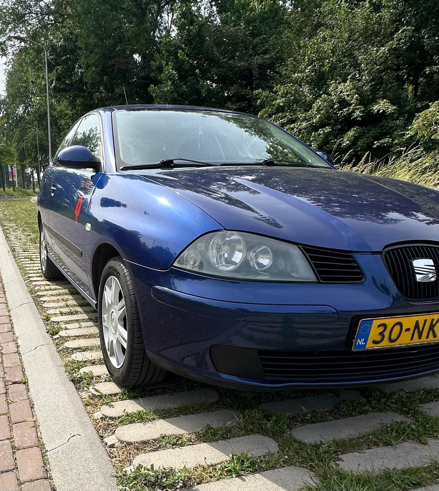 Seat Ibiza Sport 2003 airco en nieuwe distributieriem, Auto's, 4 cilinders, Blauw, Ibiza, Handgeschakeld