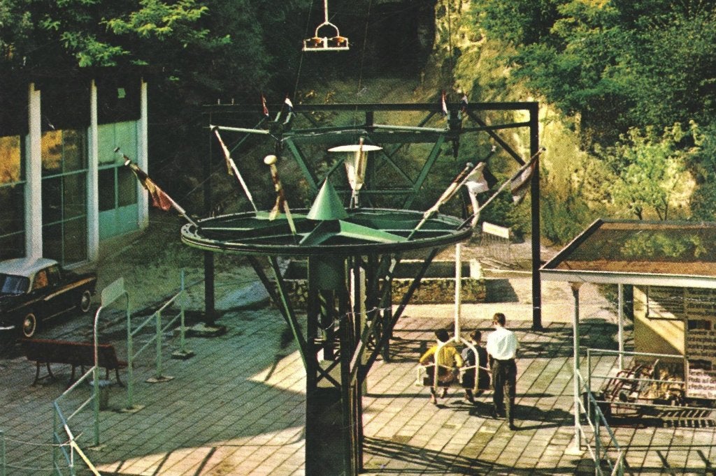 988446 Valkenburg 1974 Limb _ mooie zegel Vogelbescherming, Verzamelen, Ophalen of Verzenden, 1960 tot 1980, Gelopen, Limburg