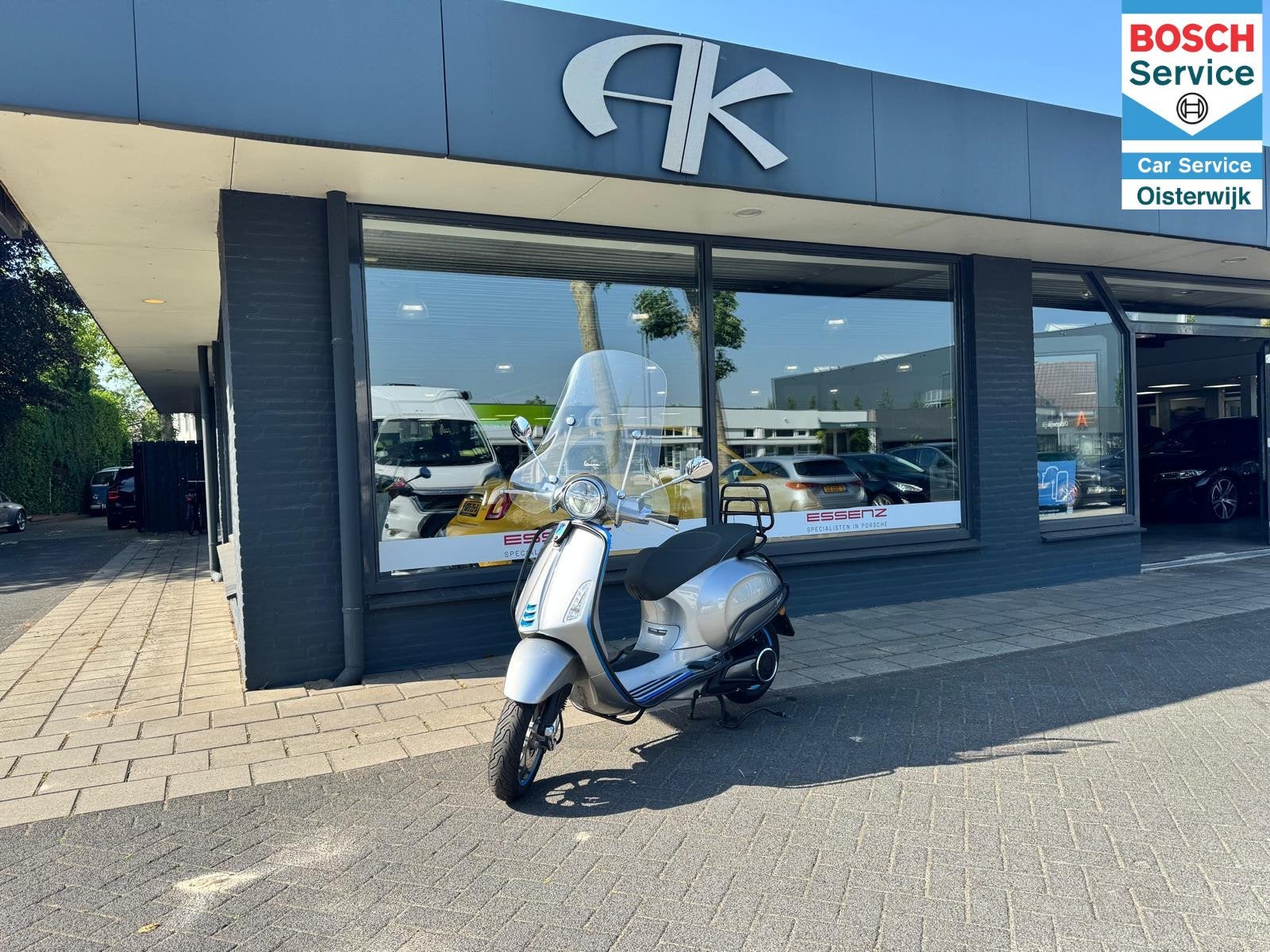 Vespa Elletrica Piaggio, Gebruikt, Overige modellen, Postbus 305
4900 AH  Oosterhout, NL, Customer_service@piaggio.com