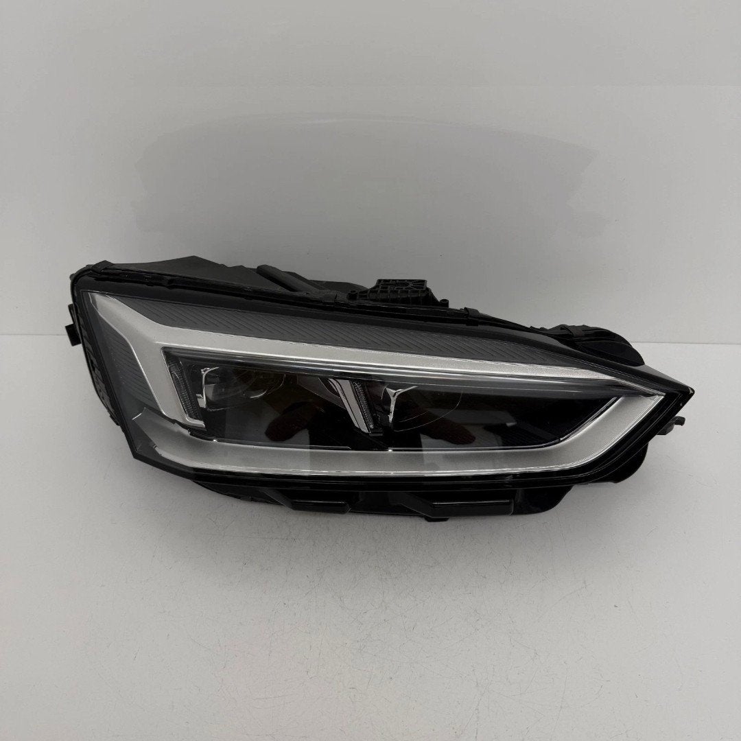 Audi a5 led rechts 8W6941034

set links en rechts samen 1000, Ophalen of Verzenden, Audi