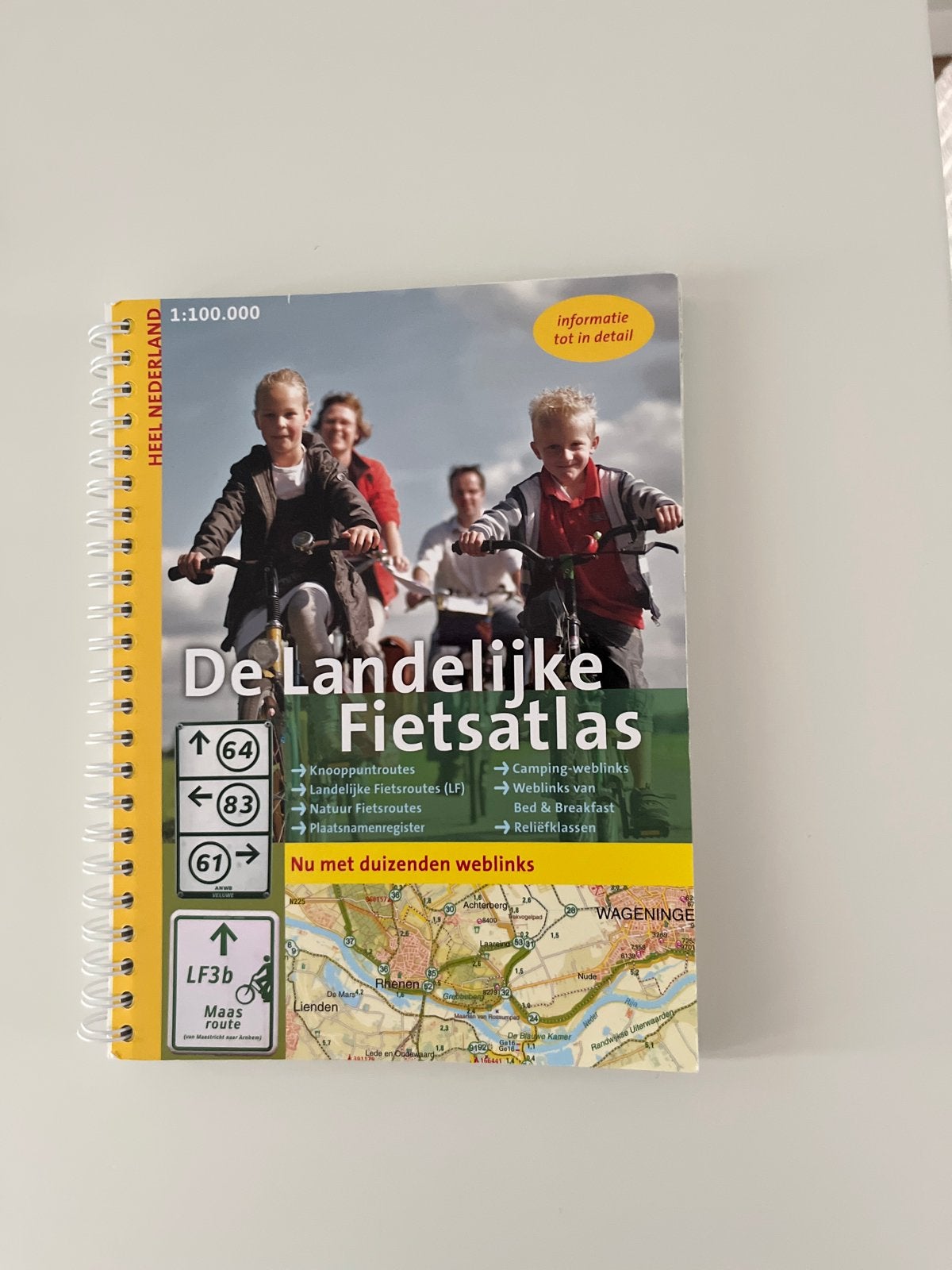 De Landelijke Fietsatlas - Heel Nederland, Overige merken, Fiets- of Wandelgids, Ophalen of Verzenden, Zo goed als nieuw