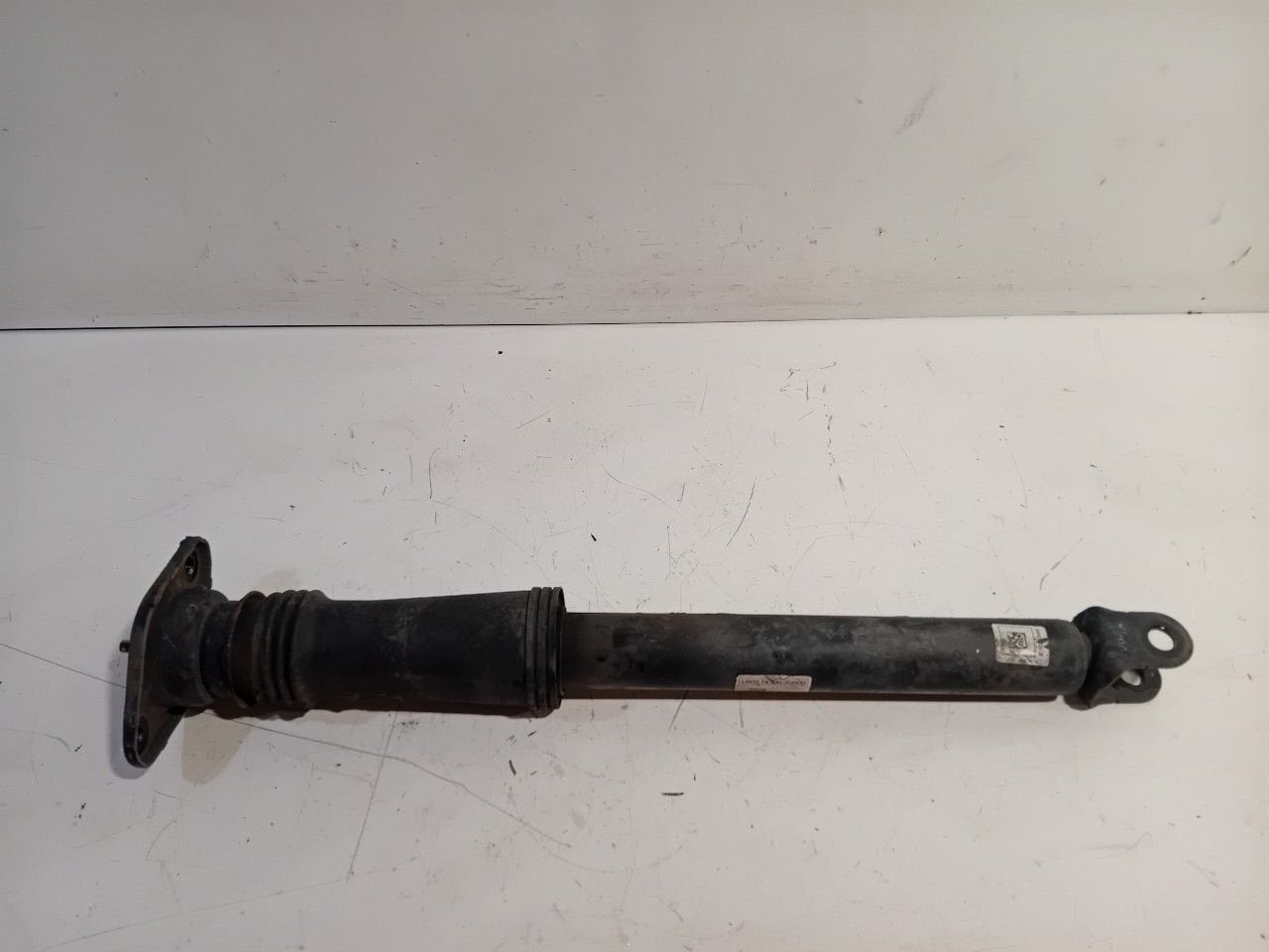 Schokbreker links achter Kia Sportage, Onderdelen@venauto.nl, Van der Ven Autorecycling B.V., Ettenseweg 76, 4706 PB Roosendaal, The Netherlands