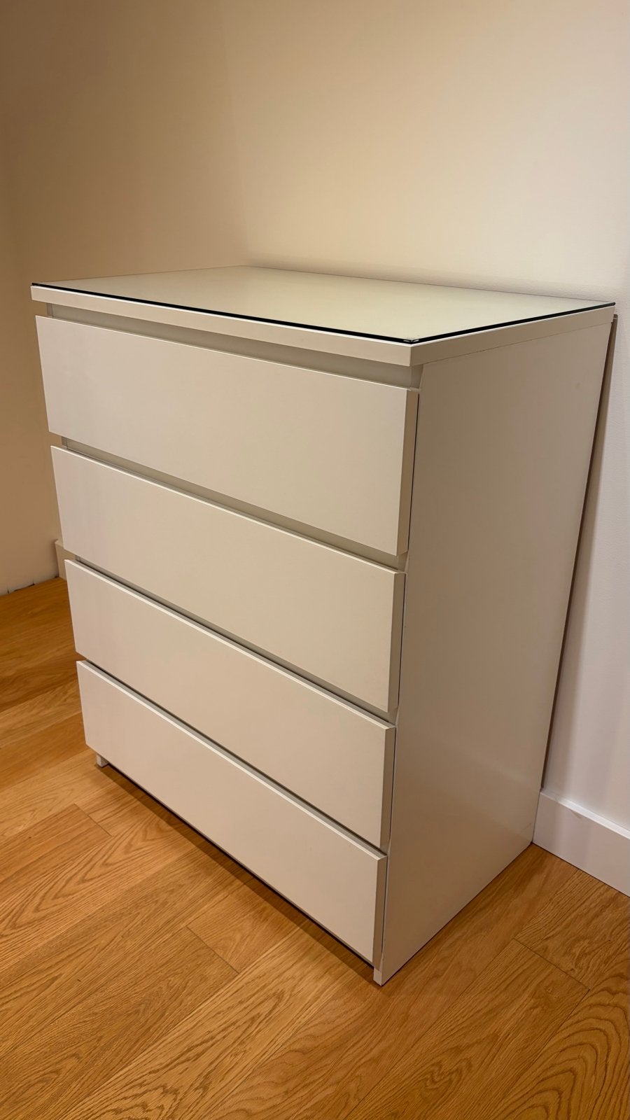 IKEA MALM White 4-Drawer Chest + Glass Top, Ophalen, Gebruikt, 100 tot 150 cm, 50 tot 100 cm