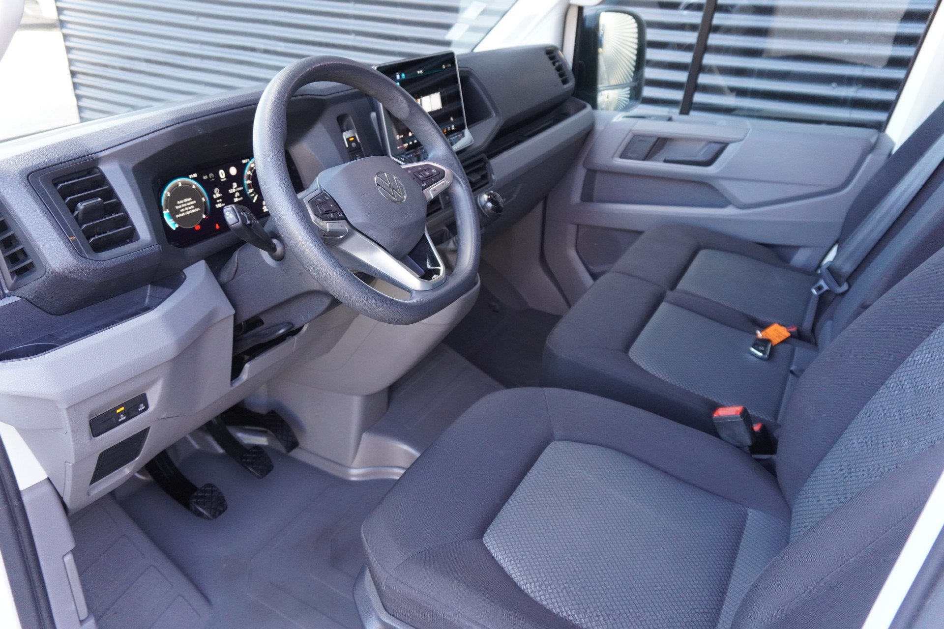 Volkswagen Crafter 140pk Facelift L4 Dubbele cabine 7-zit Op, Voorwielaandrijving, Gebruikt, Euro 6, 4 cilinders
