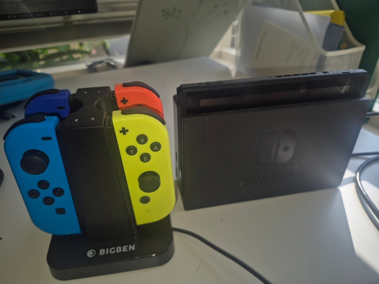 Nintendo Switch met 4 Joy-Cons, Spelcomputers en Games, Ophalen of Verzenden, Switch Original, Met 3 controllers of meer, Gebruikt