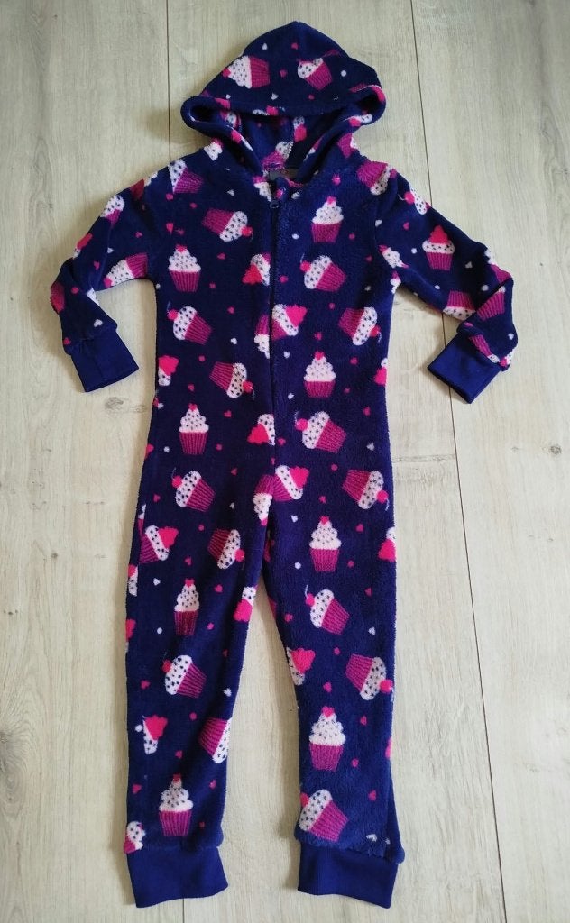 Leuke blauwe onesie met cupcakes maat 98-104 van 9th Avenue., Kinderen en Baby's, Overige typen, 9th Avenue, Jongen of Meisje