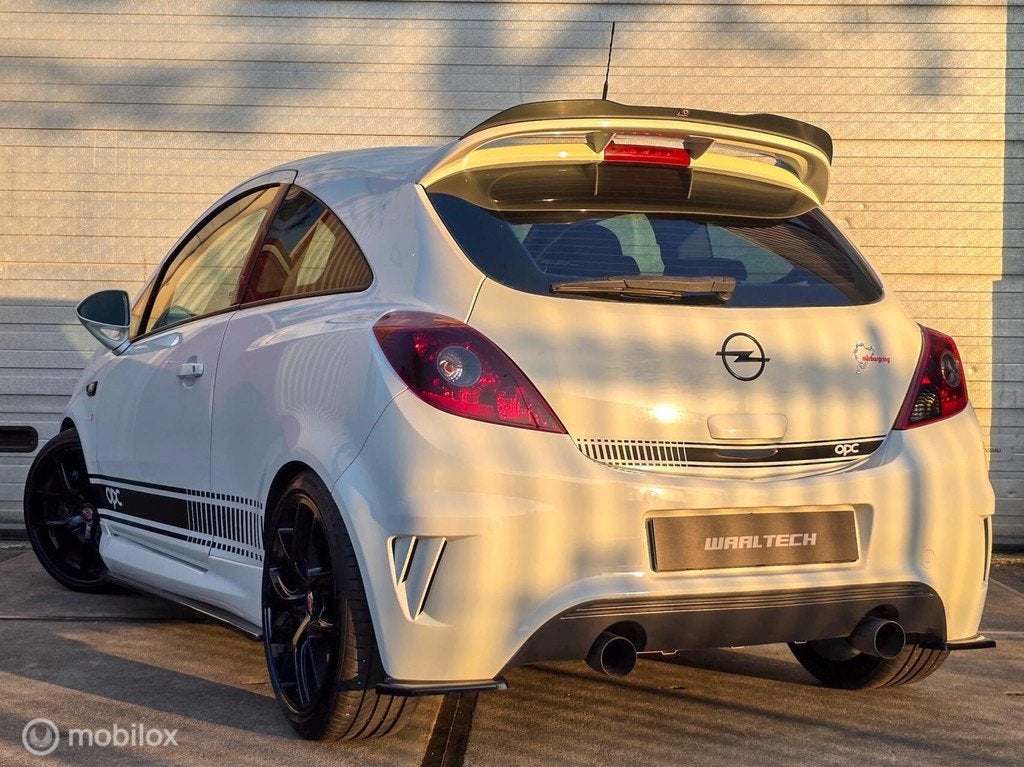 Opel Corsa 1.6-16V Turbo OPC Nürnburgring Edition, Euro 5, Gebruikt, Zwart, Wit