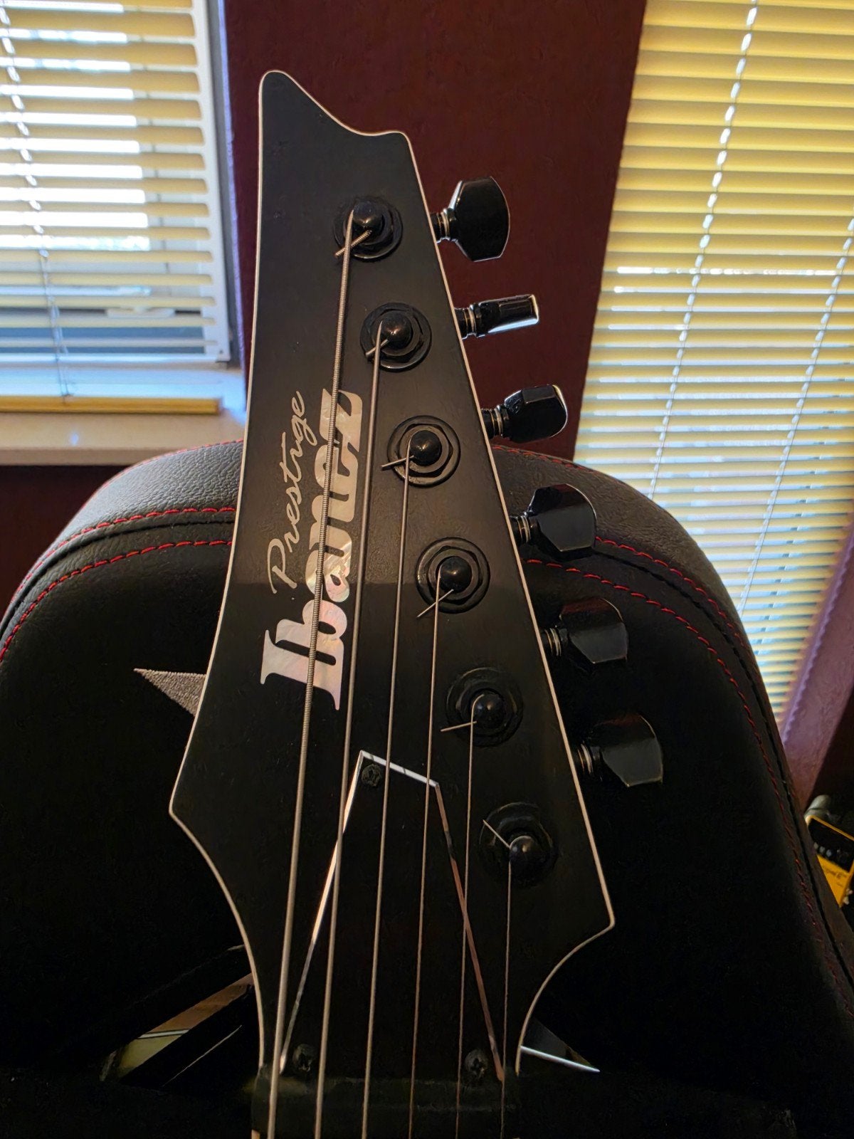 Ibanez Prestige RGR652AHBF-WK €1000,- vaste prijs., Ophalen, Zo goed als nieuw, Solid body, Ibanez