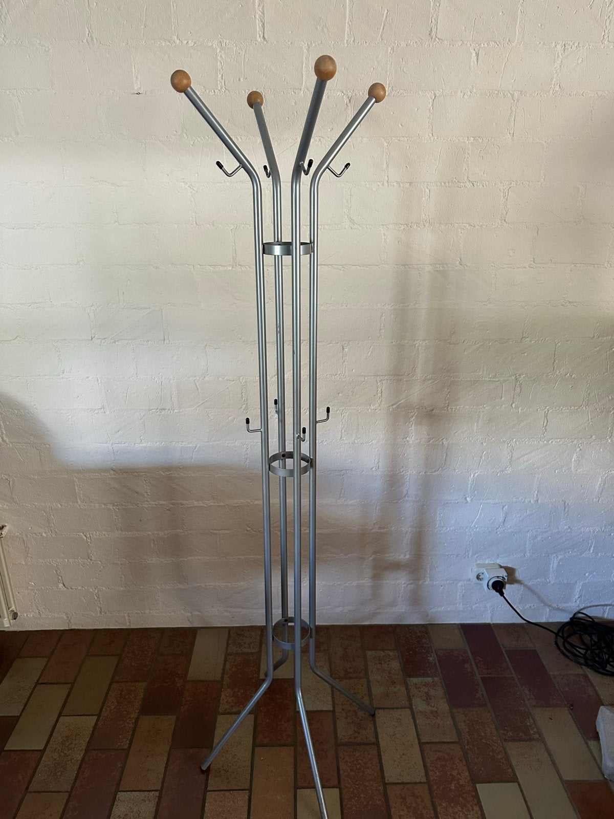 Metalen staande kapstok met houten knoppen, Ophalen, Gebruikt, Metaal, Staande kapstok