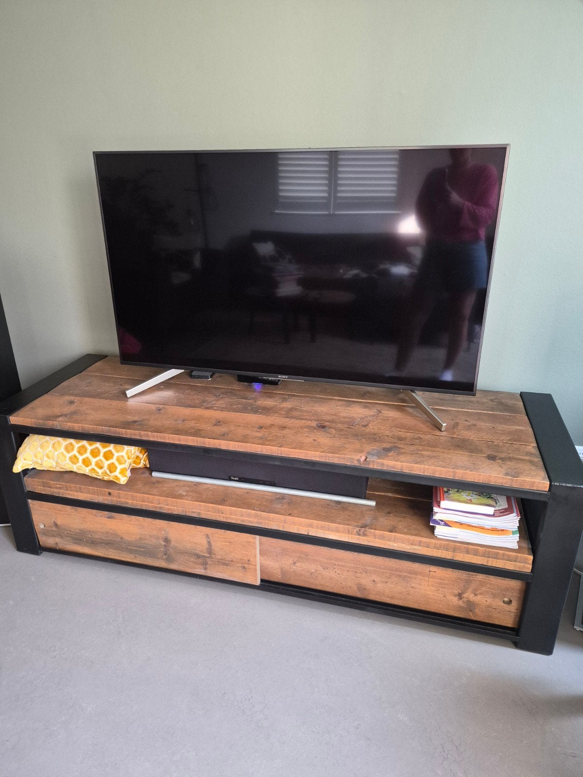 tv meubel, Huis en Inrichting, Kasten | Televisiemeubels, Ophalen, Zo goed als nieuw, Minder dan 100 cm, Metaal