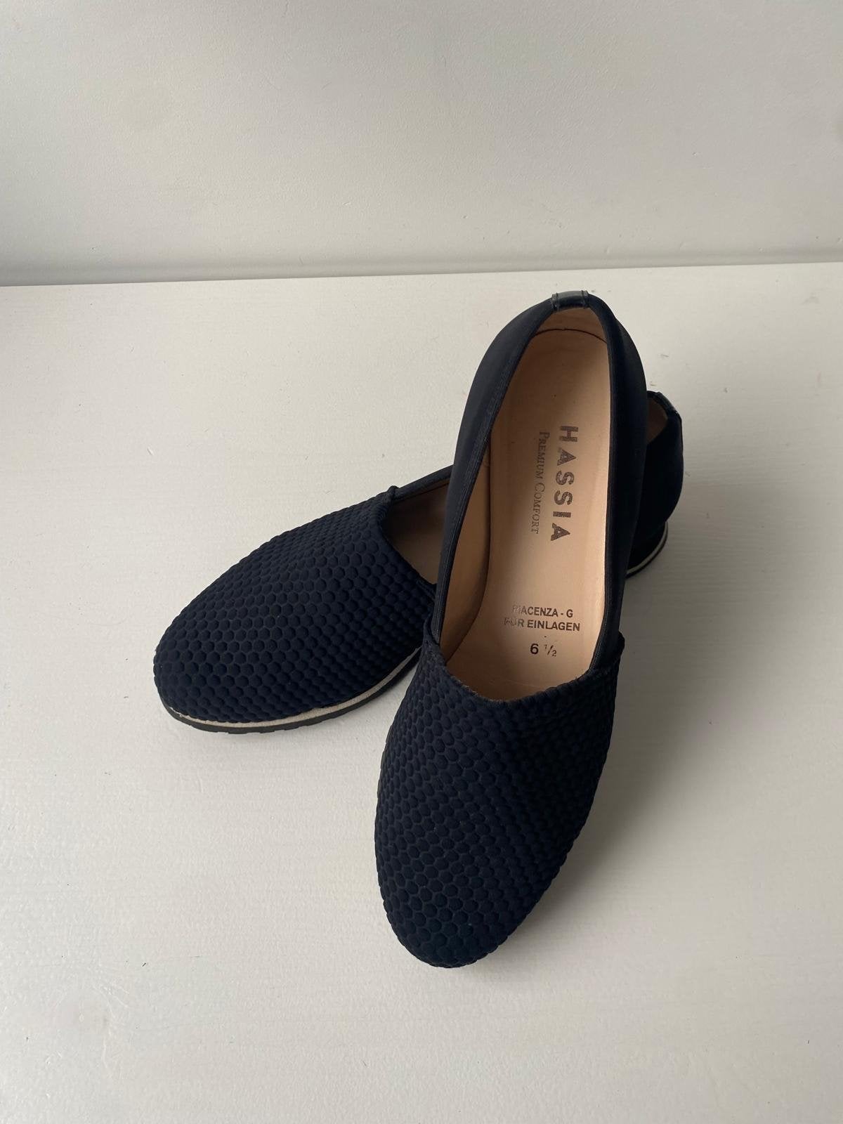 Hassia loafers - Zwart- Maat 6.5, Ophalen, Zo goed als nieuw, Zwart, Schoenen met lage hakken