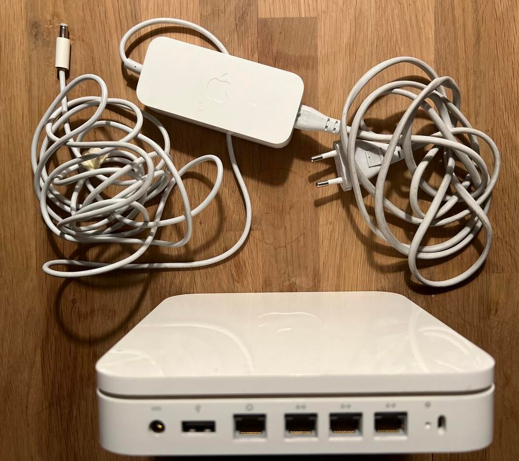 Apple AirPort Extreme Base Station (A1143) Router, Ophalen of Verzenden, Gebruikt, Router