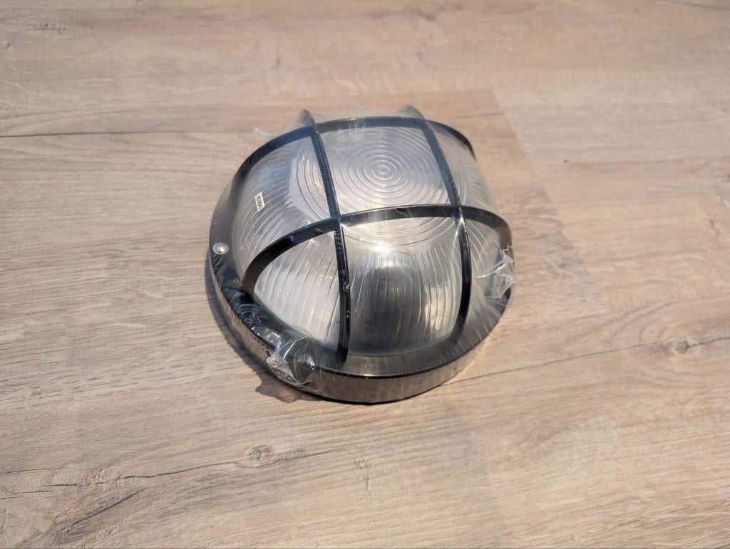 Buitenlamp E27 - Nieuw in verpakking, Ophalen, Kunststof, Minder dan 50 watt, Wandlamp