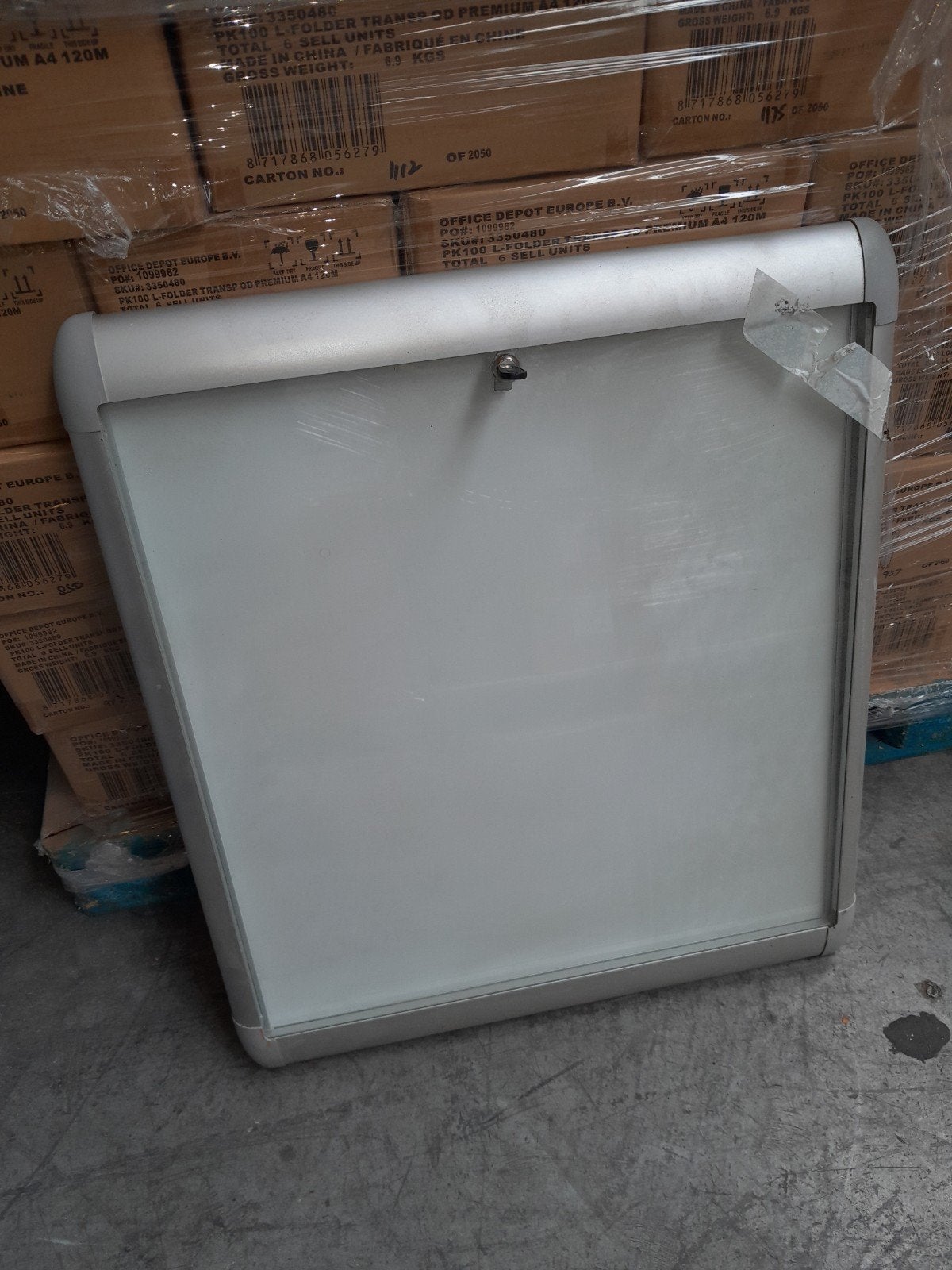 Zes Hangende Vitrinekasten met Slot, Huis en Inrichting, Kasten | Vitrinekasten, Ophalen, Minder dan 50 cm, Modern, functioneel