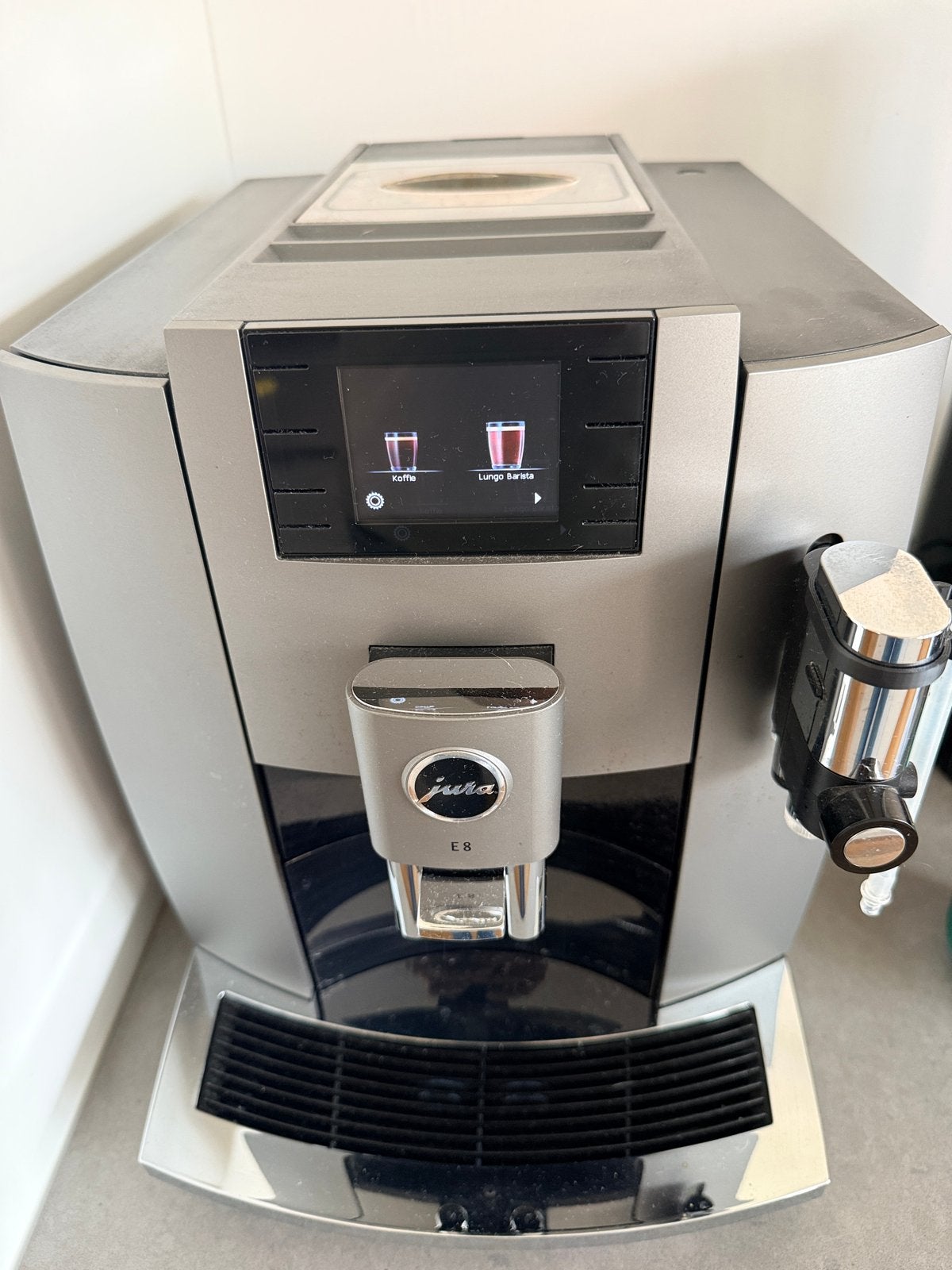 Jura E8 Koffiemachine - Zo goed als nieuw met accessoires, Witgoed en Apparatuur, Koffiezetapparaten, Afneembaar waterreservoir