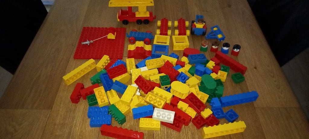 Duplo stenen-poppetjes-brandweerauto-bouwplaten-tractor  enz, Kinderen en Baby's, Speelgoed | Duplo en Lego, Ophalen of Verzenden