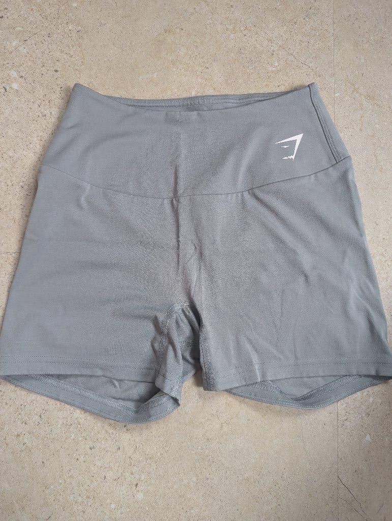 Gymshark sportbroekje - Maat S, Kleding | Dames, Sportkleding, Verzenden, Maat 36 (S), Grijs, Gymshark