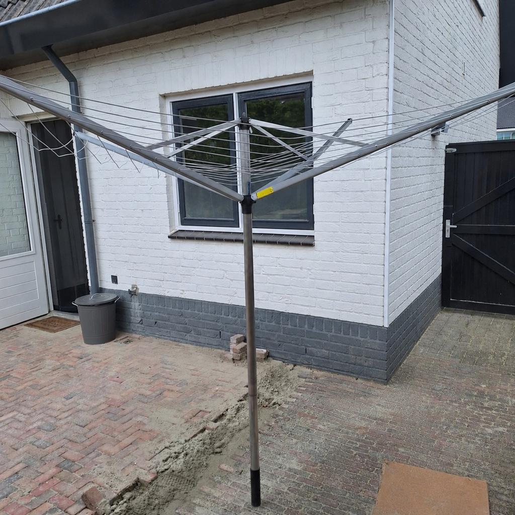 Droogmolen met kleine knik, werkt nog prima, Ophalen