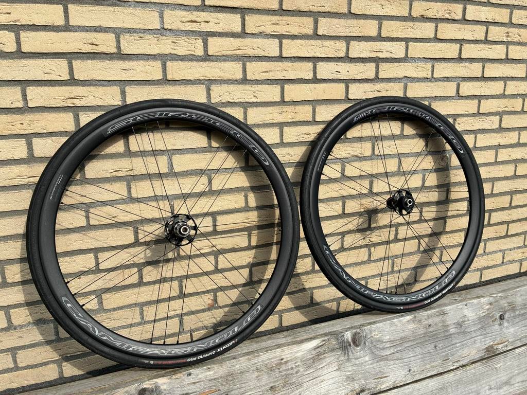 Campagnolo Scirocco DB Wielset - Vittoria 30mm - Shimano HG, Fietsen en Brommers, Wiel, Ophalen of Verzenden, Zo goed als nieuw