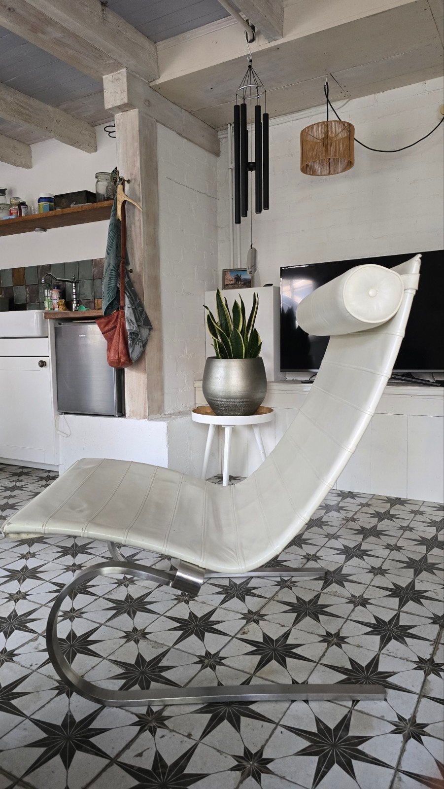 Design Chair by Poul Kjaerholm  - Wit Leer en Rvs, Huis en Inrichting, Gebruikt, Wit, Ophalen of Verzenden, Eén