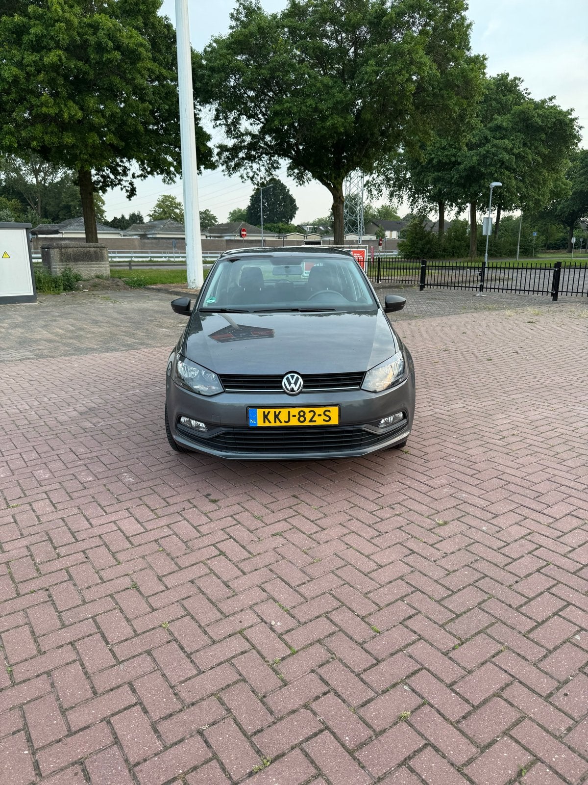 Volkswagen Polo 1.0 MPI 44KW 2015 Grijs, Auto's, Volkswagen, Particulier, Polo, Benzine, Hatchback, Handgeschakeld, Geïmporteerd