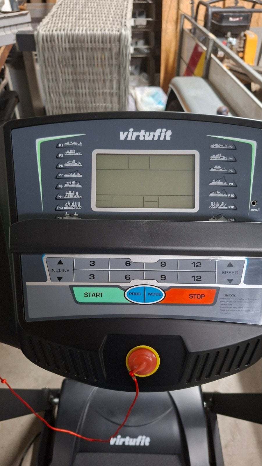 Foto 5 van VirtuFit TR-100 Loopband - Gebruikt, maar werkt prima