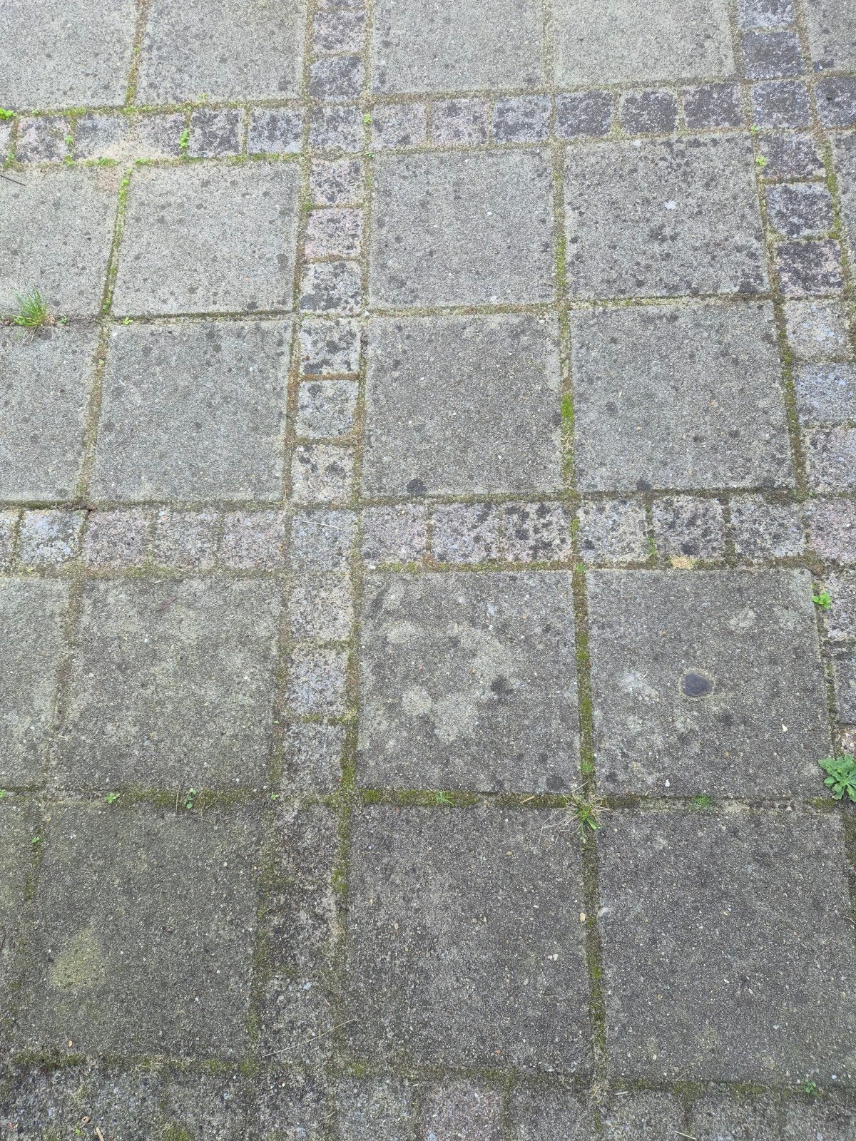 Gratis tegels: 30x30 en 10x10 cm, zelf ophalen, Ophalen, Gebruikt, Beton, Terrastegels