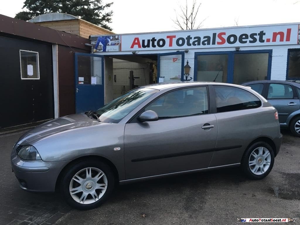 Seat Ibiza 1.4 16V 75pk Stella, Auto's, Seat, Voorwielaandrijving, Zwart, 4 cilinders, Bedrijf