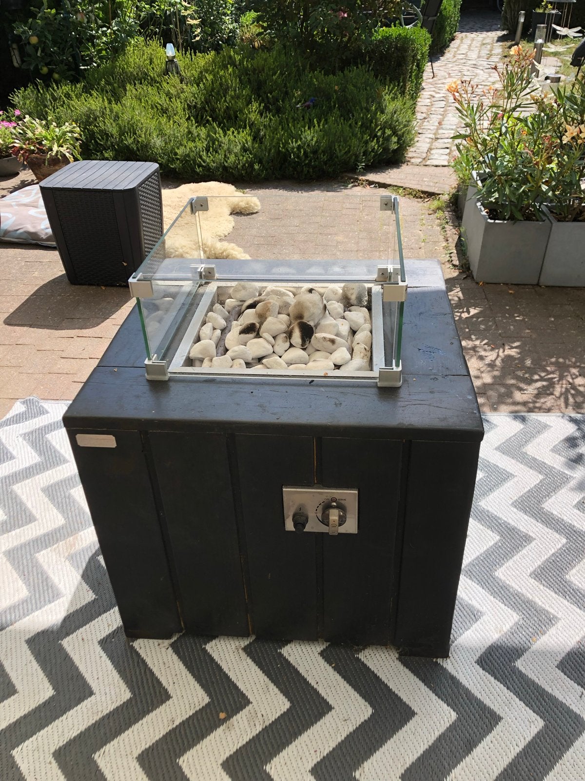 Stijlvolle Vuurtafel met Grillplaat - Perfect voor Buiten, Ophalen, Gebruikt