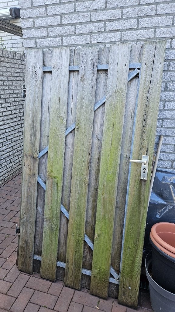Tuinpoort met ijzeren frame 180x104, Ophalen, Gebruikt, 100 tot 150 cm, Draaipoort