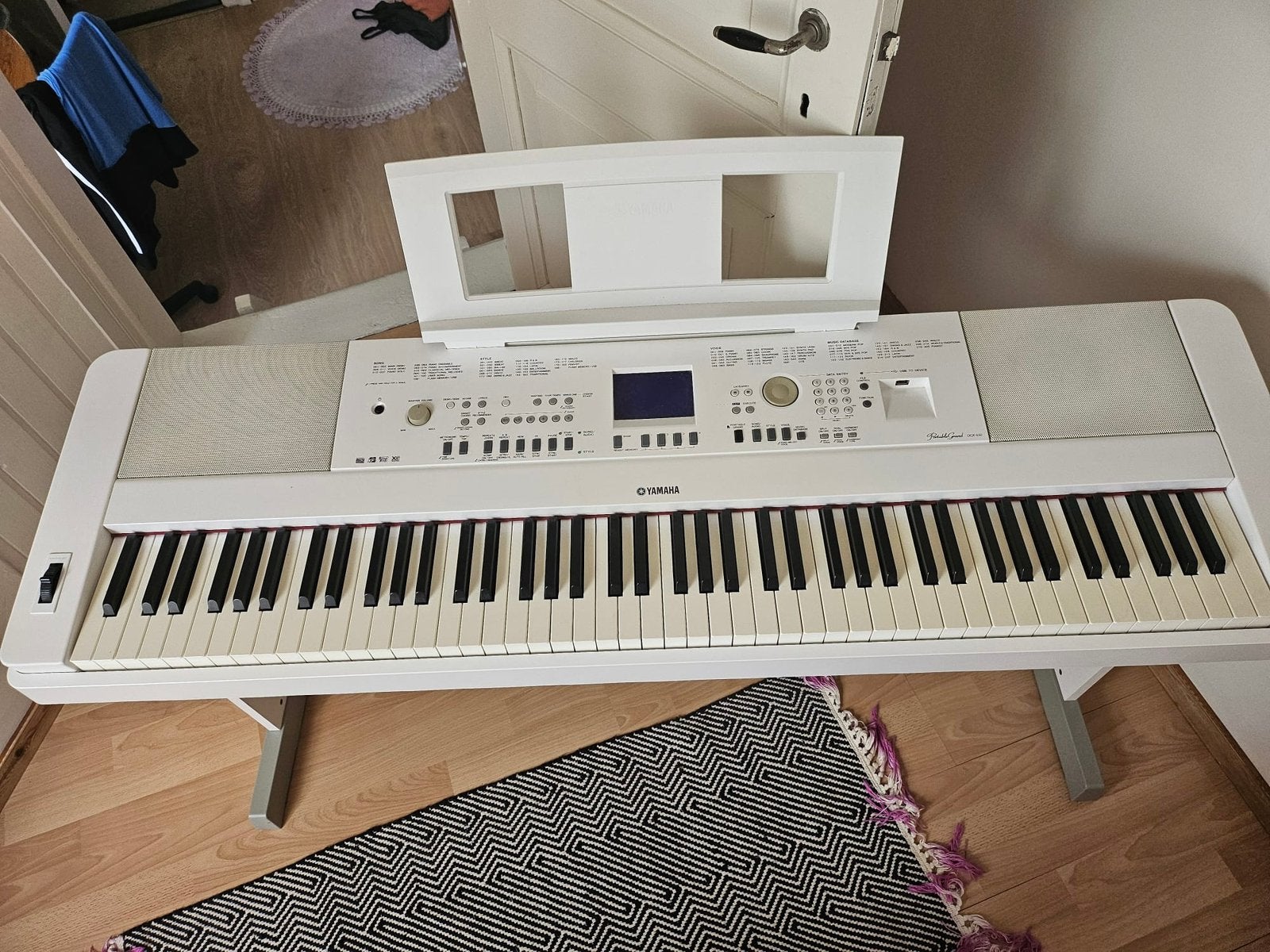 Yamaha DGX 650, Ophalen, 88 toetsen, Yamaha, Aanslaggevoelig