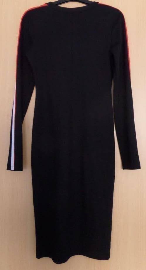 Langere, zwarte jurk van Zara maat 38 met sportieve strepen, Kleding | Dames, Maat 38/40 (M), Zwart, Ophalen of Verzenden, Zo goed als nieuw
