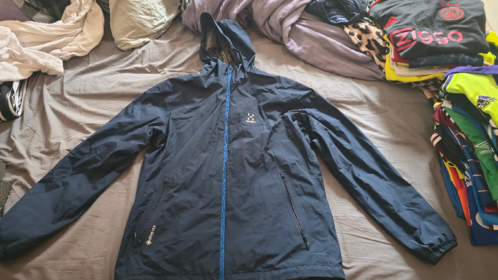 Haglöfs Gore-Tex jas - Maat L, Ophalen of Verzenden, Zo goed als nieuw