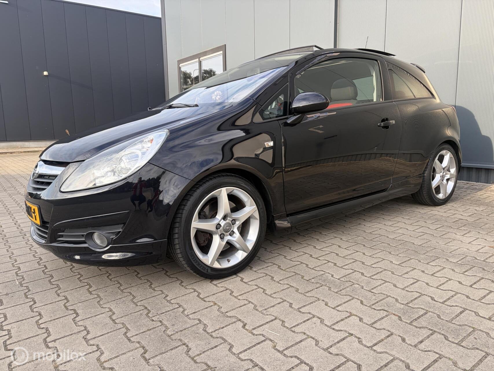 Opel Corsa 1.6-16V GSI Panoramadak NL Auto Uniek!, Auto's, Dealer onderhouden, Stof, Gebruikt, Zwart