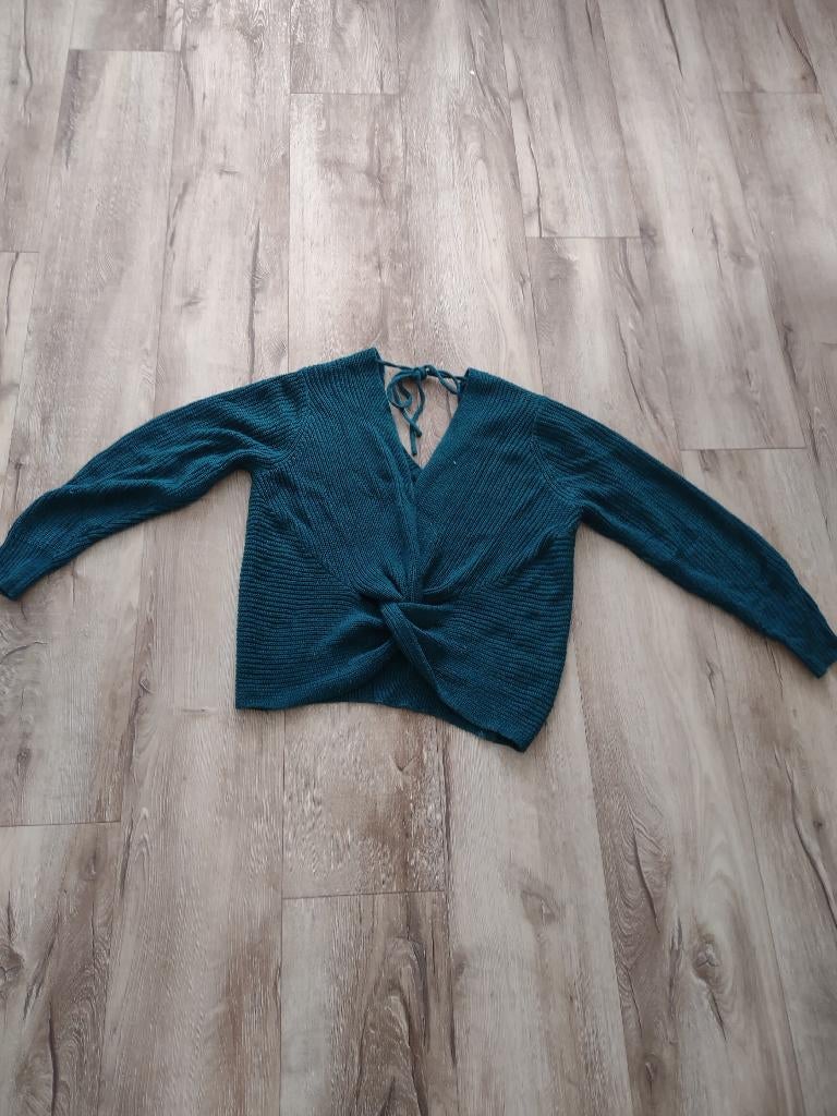 Prachtige blauwe trui met knoop, overslag trui, open rug, S., Kleding | Dames, Truien en Vesten, Blauw, Onb, Ophalen of Verzenden