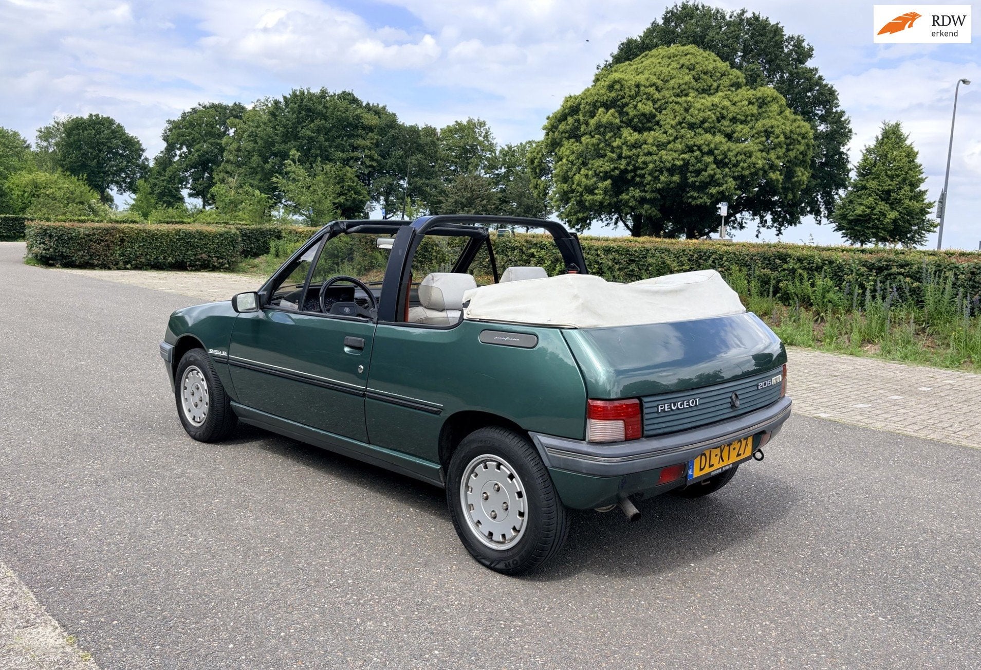 Peugeot 205 1.4 Roland Garros NAP-Nieuwe APK., Auto's, Peugeot, Voorwielaandrijving, 31 €/maand, 4 cilinders, Cabriolet
