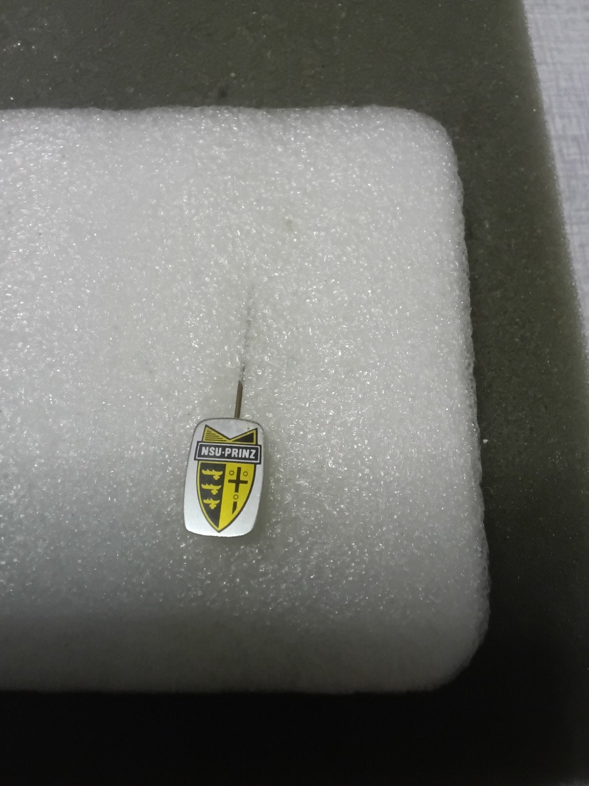 Speldje van de "" NSU- PRINS "", Verzamelen, Speldjes, Pins en Buttons, Ophalen of Verzenden, Zo goed als nieuw